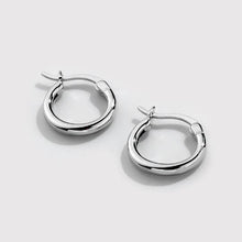 Load image into Gallery viewer, Simple Minimalist Hoop Earrings
